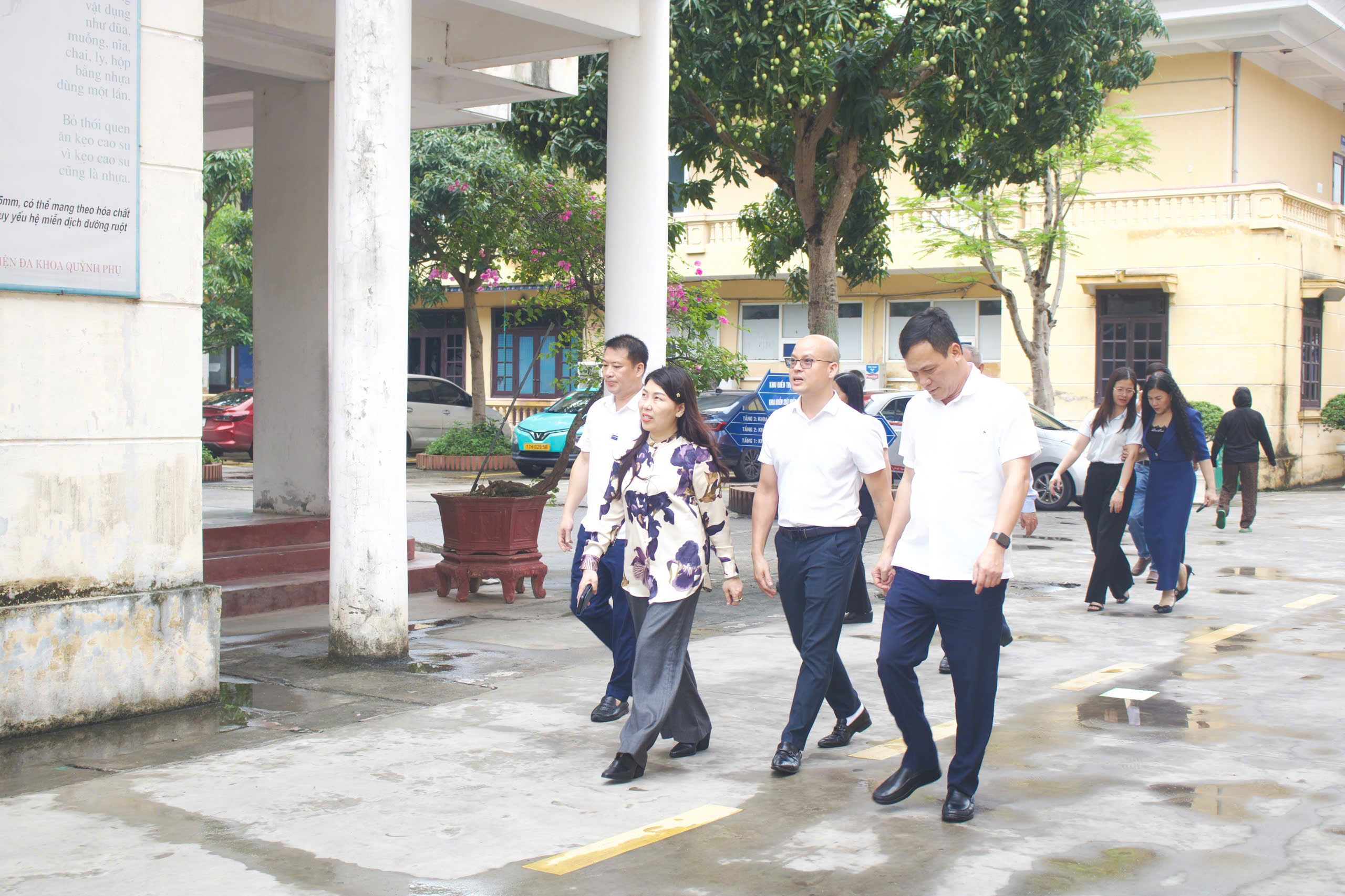 SỞ Y TẾ TỈNH HƯNG YÊN THĂM VÀ LÀM VIỆC TẠI BỆNH VIỆN ĐA KHOA QUỲNH PHỤ SỞ Y TẾ TỈNH HƯNG YÊN THĂM VÀ LÀM VIỆC TẠI BỆNH VIỆN ĐA KHOA QUỲNH PHỤ